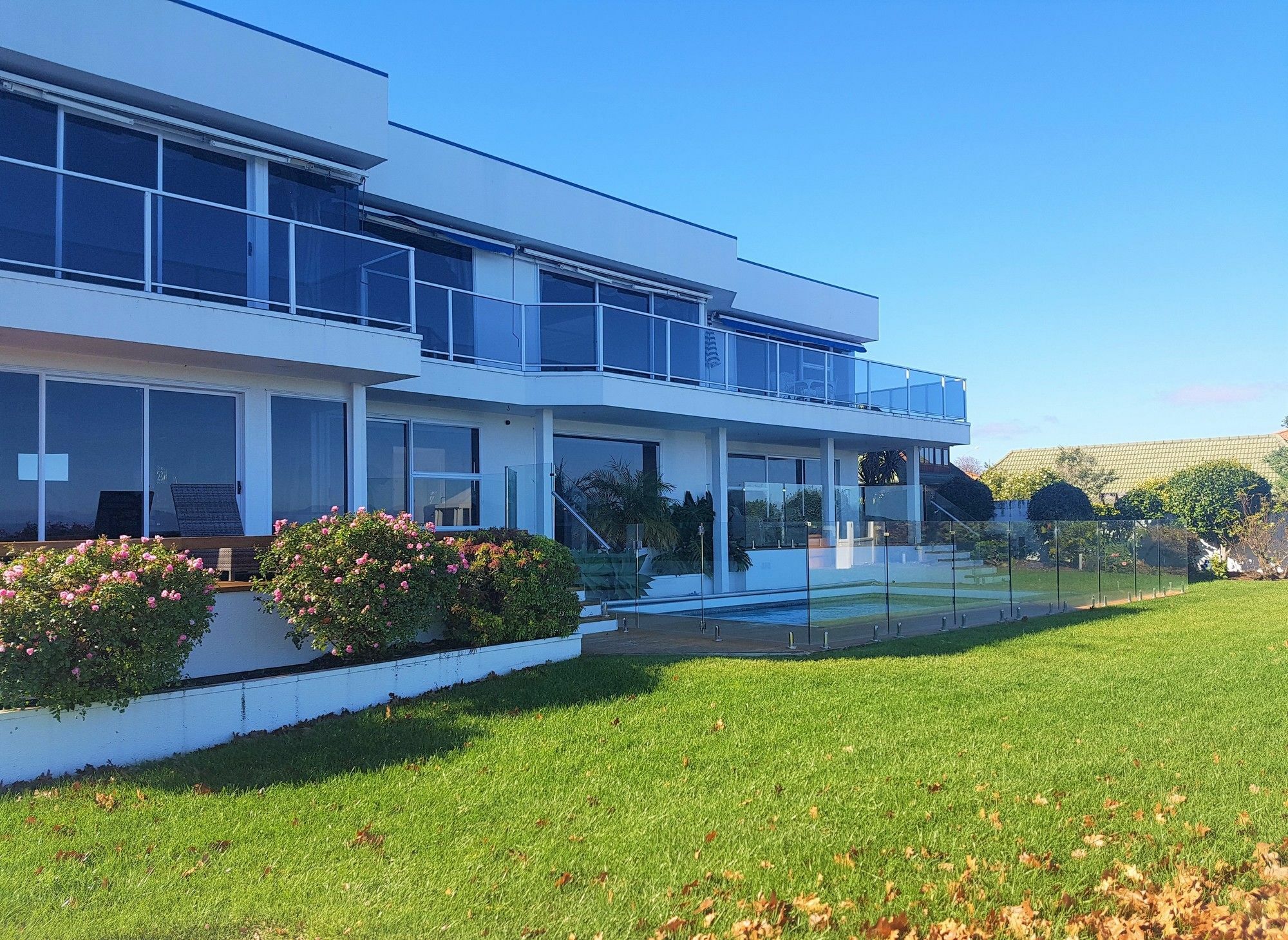 Spectacular Lakefront Home Таупо Экстерьер фото