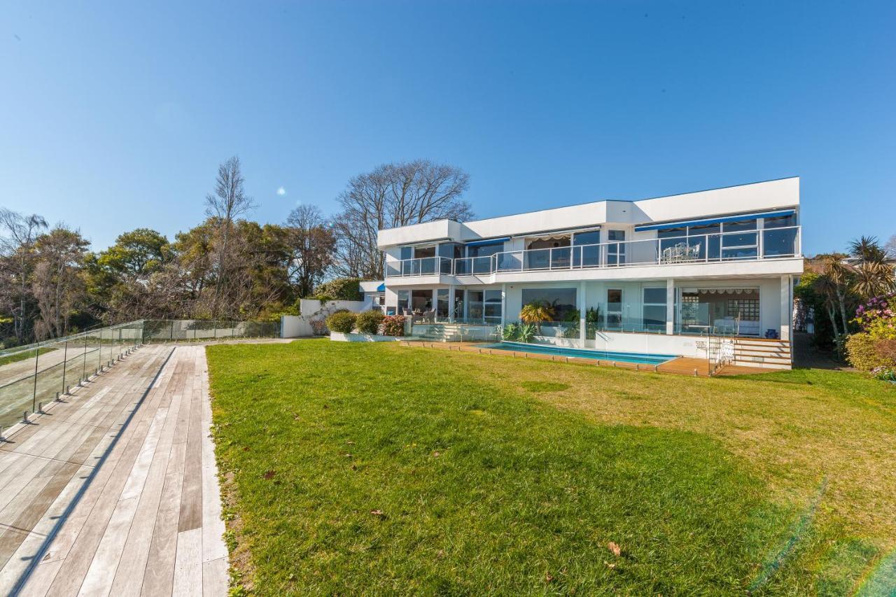 Spectacular Lakefront Home Таупо Экстерьер фото